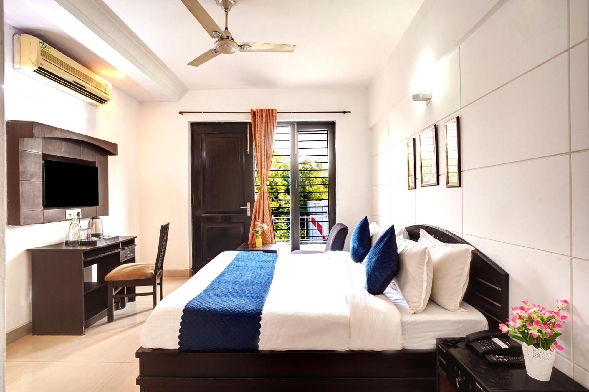 Nexhub Stay - Huda City Centre Gurgaon Dış mekan fotoğraf