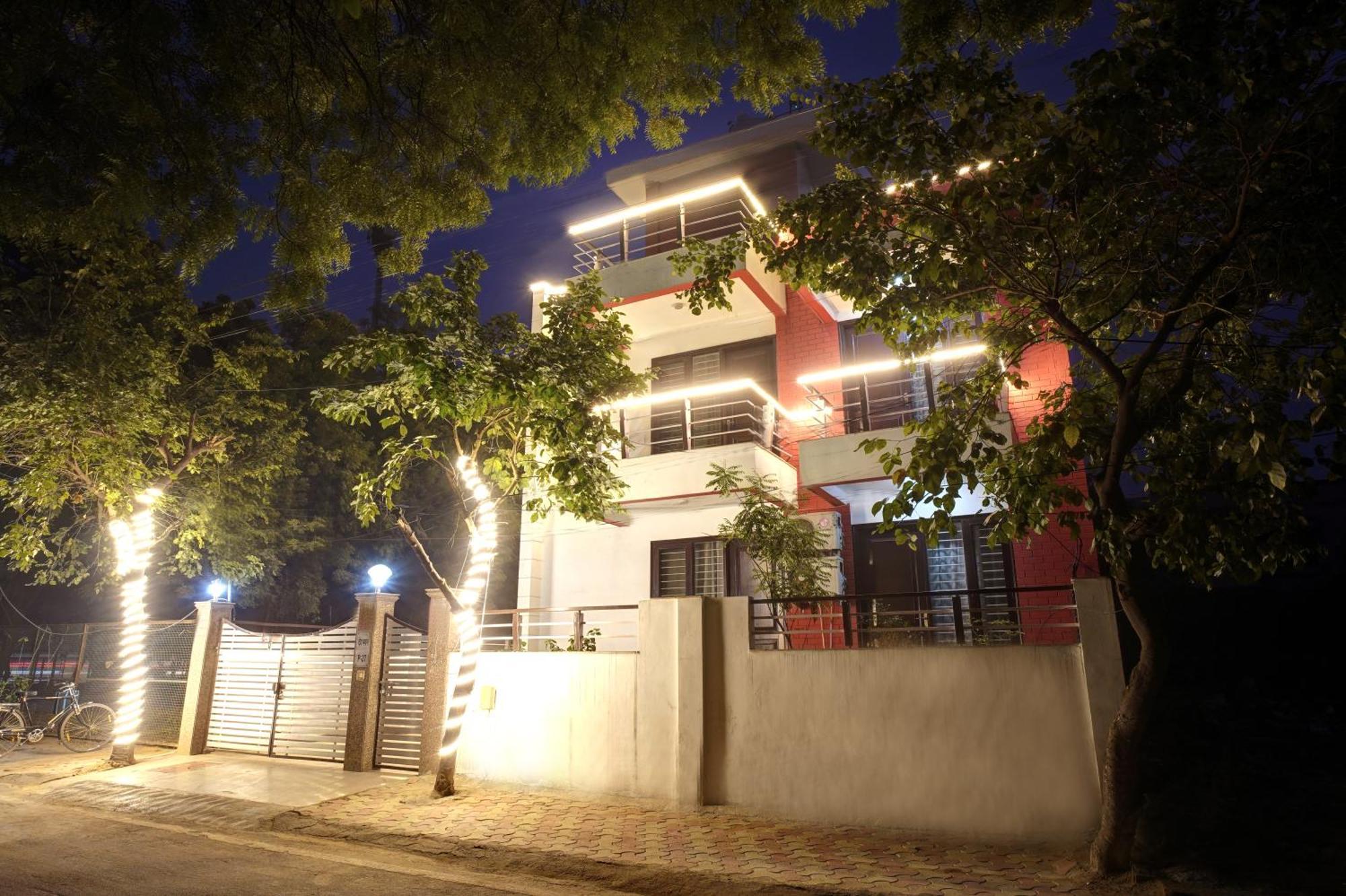 Nexhub Stay - Huda City Centre Gurgaon Dış mekan fotoğraf