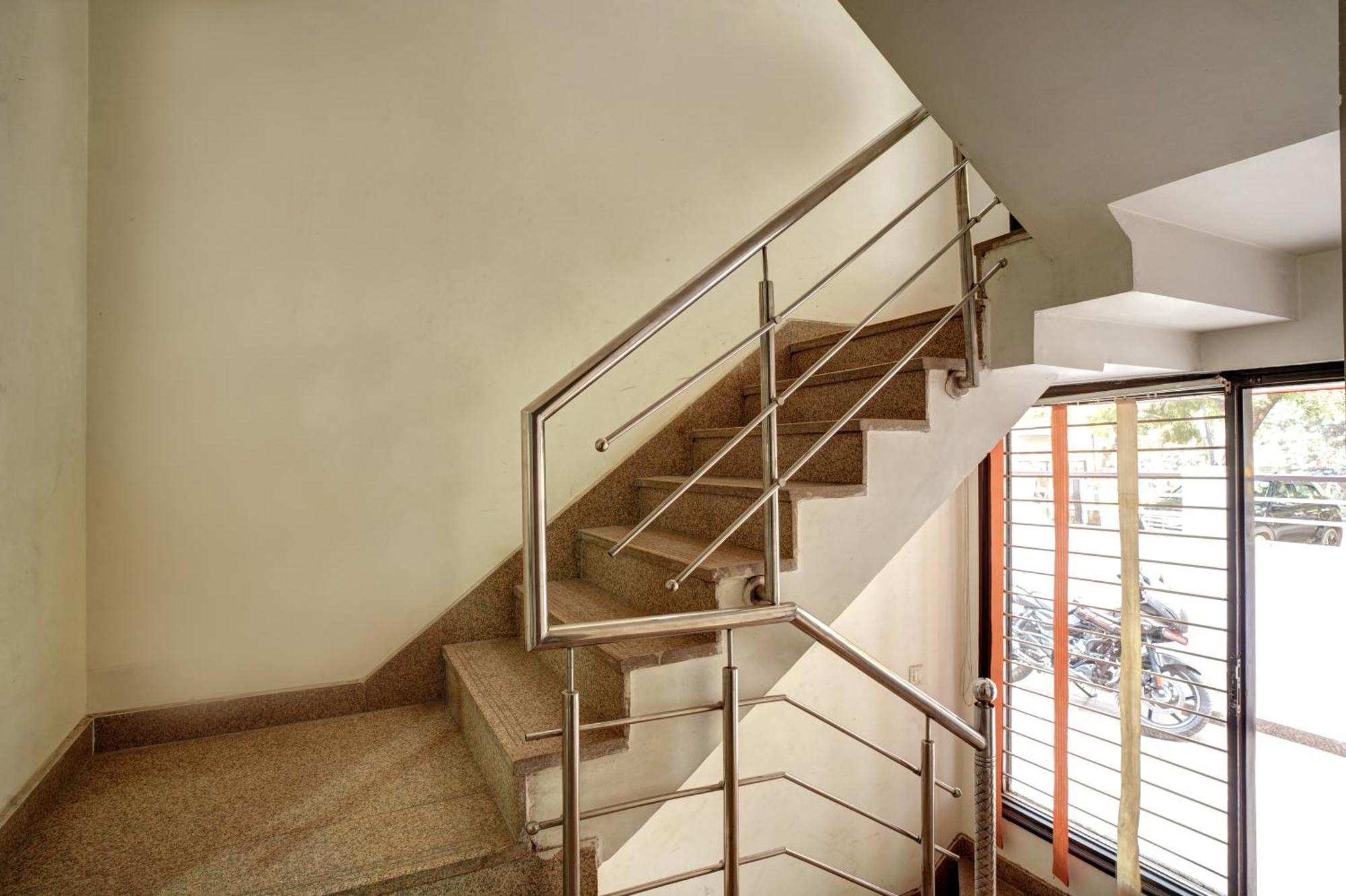 Nexhub Stay - Huda City Centre Gurgaon Dış mekan fotoğraf